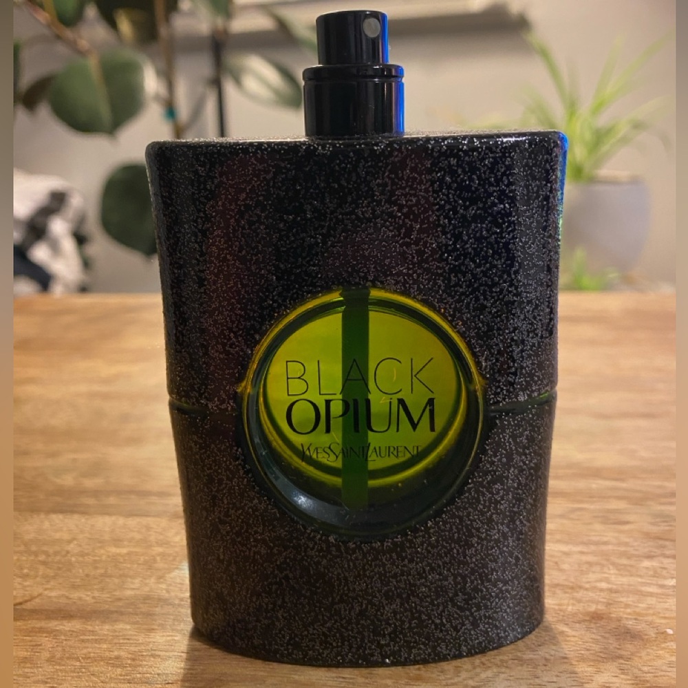 Yves Saint Laurent Black Opium Eau de Parfum - Black and Yellow